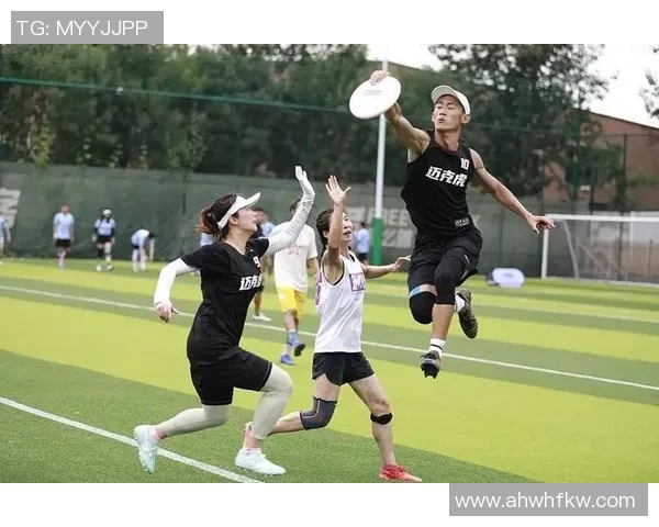 重庆飞盘队的比赛经验变革引发热议推动运动发展新潮流